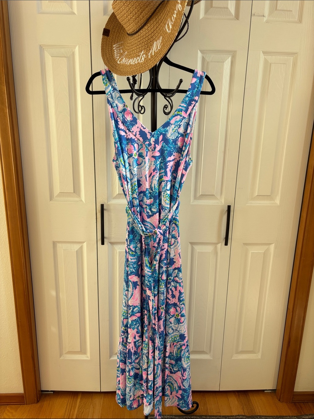 Lilly Pulitzer 🪸Madsen Dress Blue Tang Sitting Seaside Coastal Vibes Vneck & Tie - Picture 3 of 9